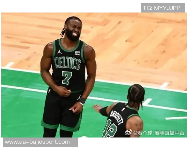 杰伦布朗昨日狂砍40分今日客场对阵鹈鹕出战存疑引发关注